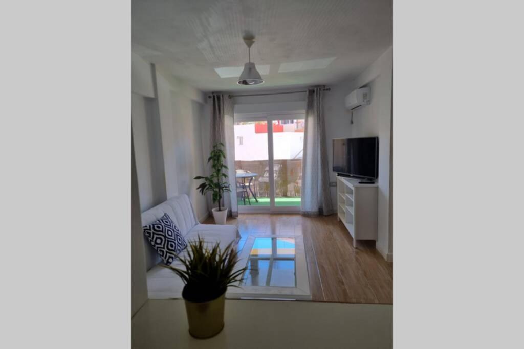 Apartamento A Un Paseo De La Playa Apartment Fuengirola Bagian luar foto